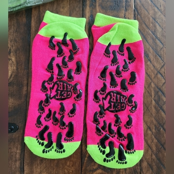 Pack of 20 pairs of Non Slip Grip Socks. Trampoline Jump Socks. Adult Un… - Picture 3 of 5